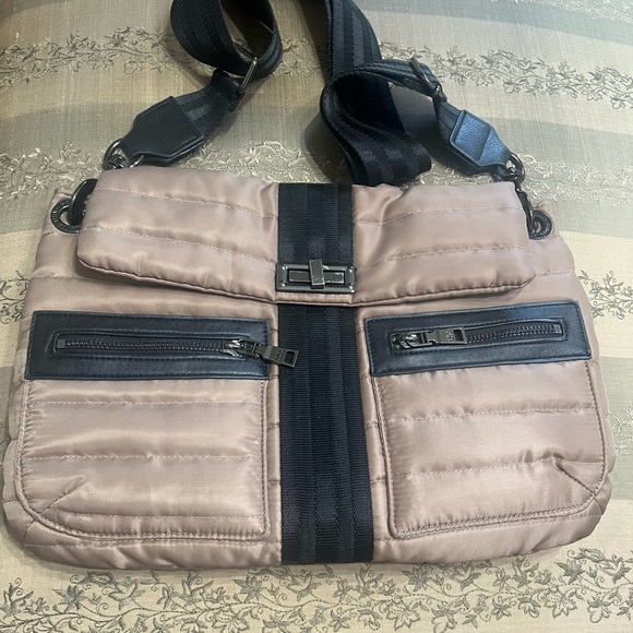 THINK ROYLN Tan and Black Crossbody Bag Fashionable and Functional - Picture 5 of 13